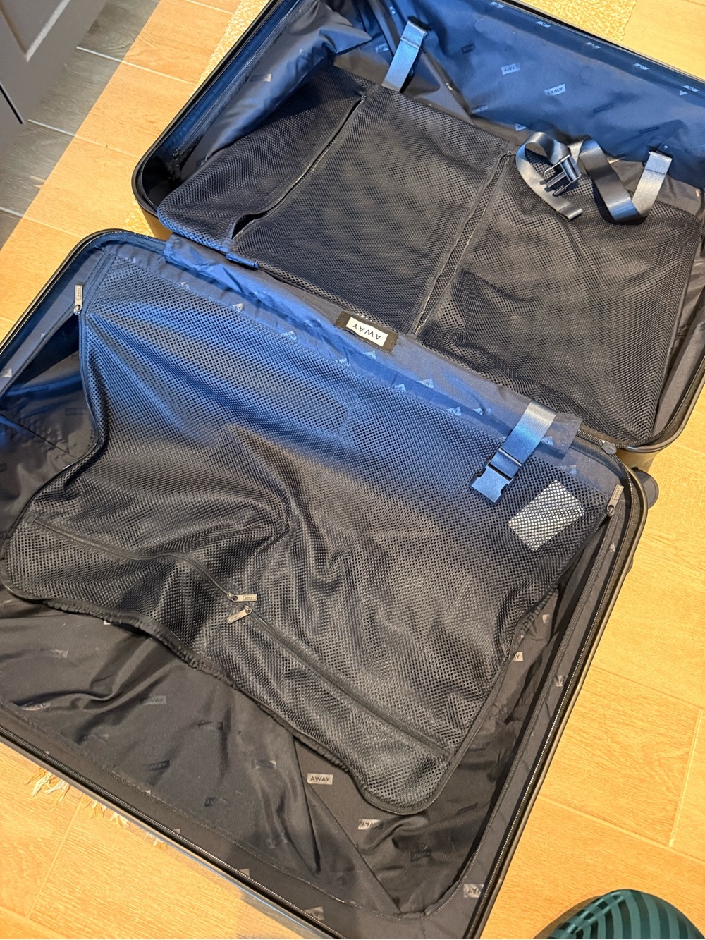 AWAY Luggage in Olive Green Hardshell - The Large - Picture 9 of 12